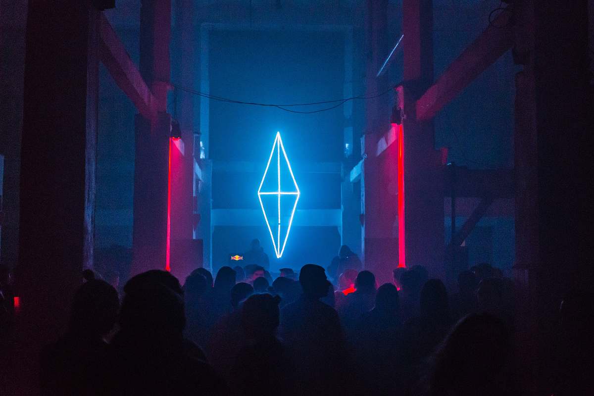 neon  moscow